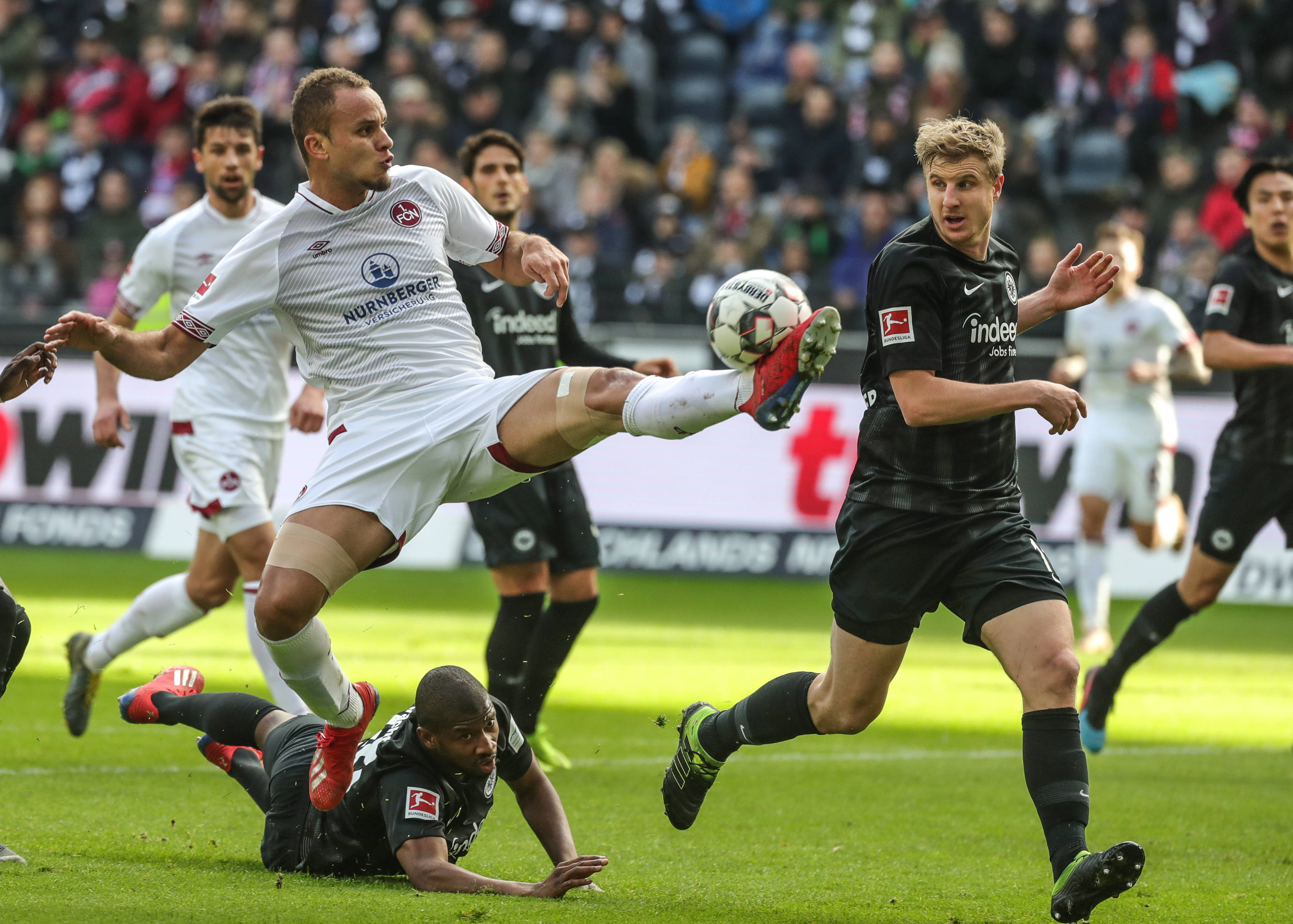 这一消息震 这一消息震